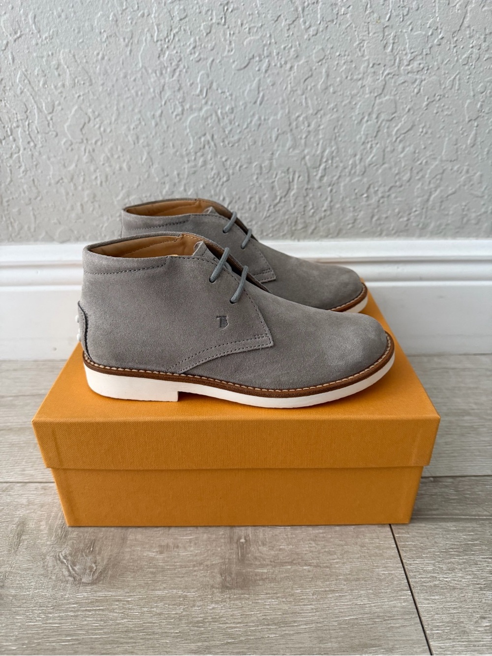 Tod's Light Gray Suede chukka boots Kids 13 boys